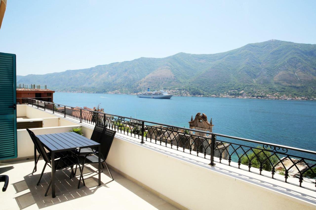 Apartments Boka Blue Dobrota Kotor Exteriör bild